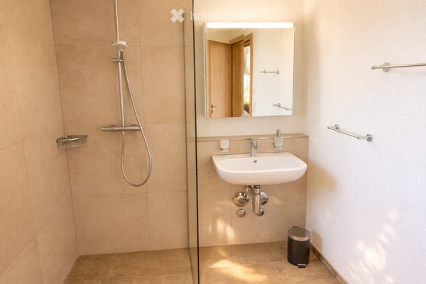 Moderne 1.5-Zimmer-Terrassenwohnung im Erdgeschoss in Sursee 2