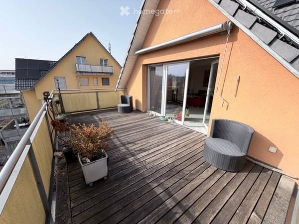 Moderne 4.5-Zimmer-Wohnung mit Balkon in Bubikon 3