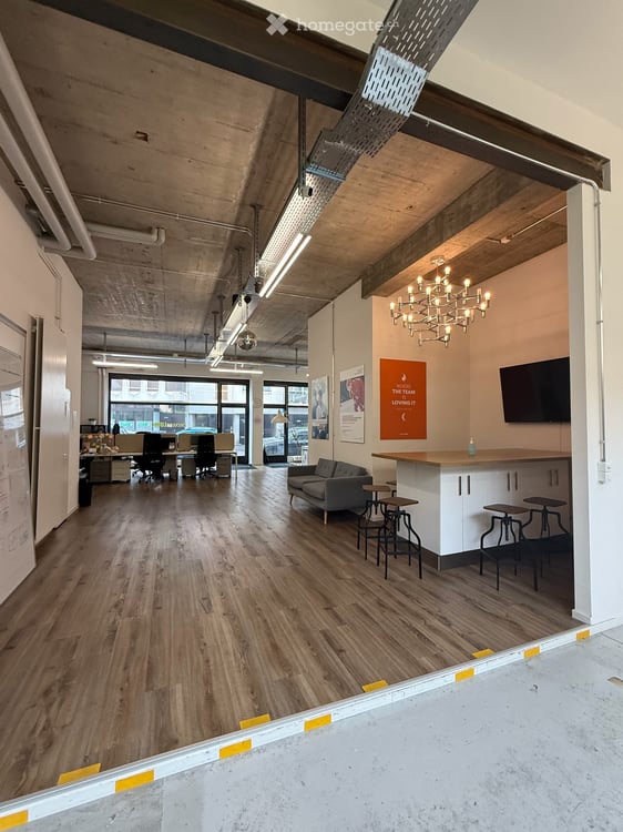 Espace commercial exceptionnel au Bois-Melly 2