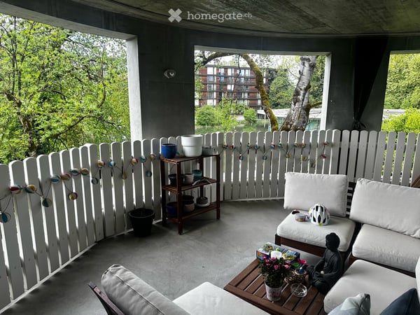 Bright 4.5-Room Apartment with Balcony and Beautiful Views in Uster 3
