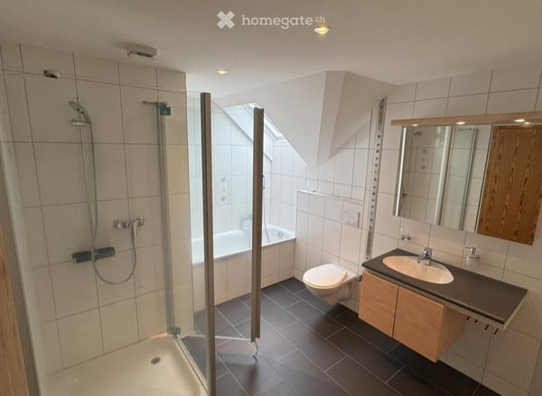 Charmante 5.5-Zimmer-Dachwohnung mit Cheminée in ruhigem 2-Familienhaus 12