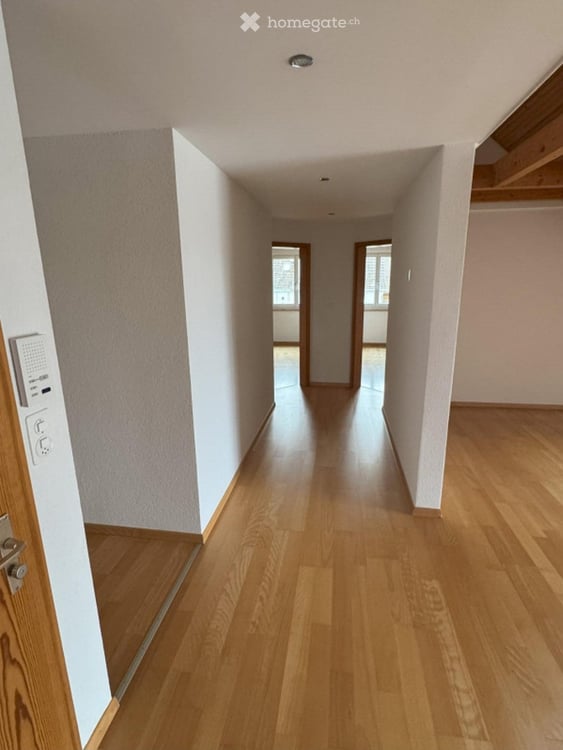 Charmante 5.5-Zimmer-Dachwohnung mit Cheminée in ruhigem 2-Familienhaus 6