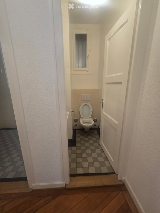 Appartement non meublé de 4 pièces avec balcon au cœur de Genève (Disponible tout de suite) 7