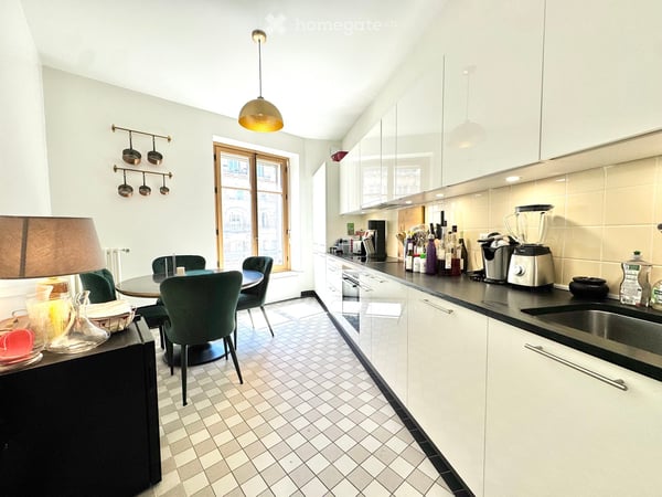 Appartement non meublé de 4 pièces avec balcon au cœur de Genève (Disponible tout de suite) 8