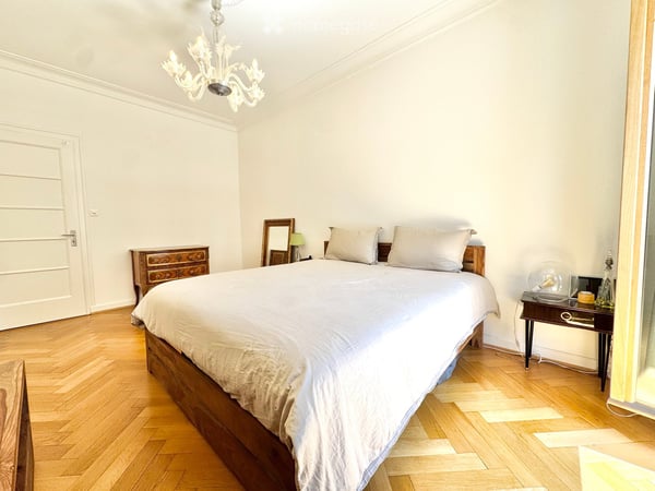 Appartement non meublé de 4 pièces avec balcon au cœur de Genève (Disponible tout de suite) 3