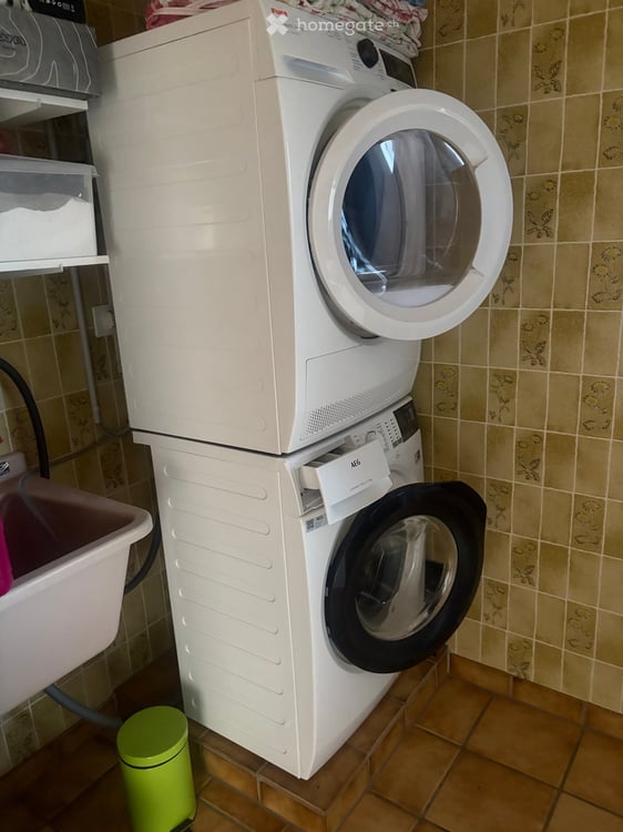 Charmante 5.5-Zimmer-Dachwohnung in Rufi, SG 12