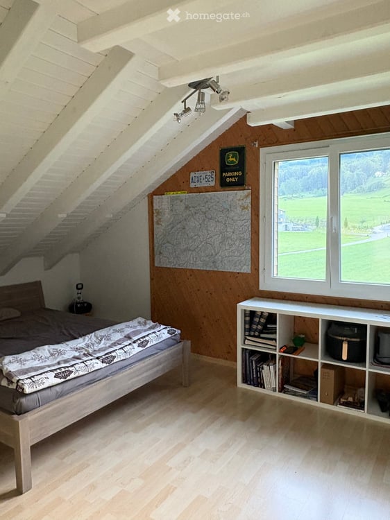 Charmante 5.5-Zimmer-Dachwohnung in Rufi, SG 7
