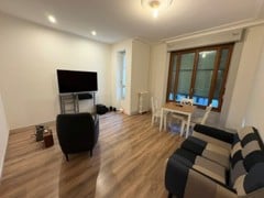 Charming 2.5-Room Apartment with Balcony in the Heart of Geneva – Available Immediately 9