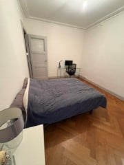 Charming 2.5-Room Apartment with Balcony in the Heart of Geneva – Available Immediately 2