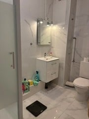 Charming 2.5-Room Apartment with Balcony in the Heart of Geneva – Available Immediately 3