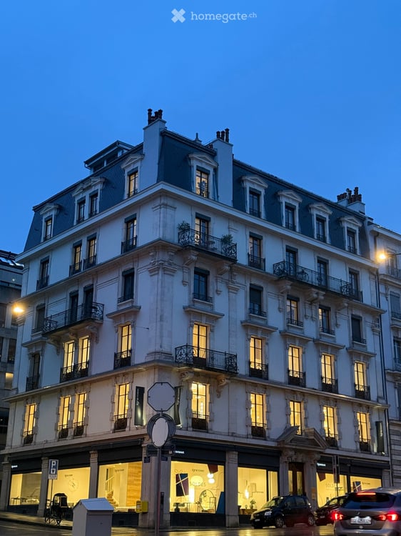 Elegant 5-Room Apartment with Stunning Views on Boulevard Helvétique, Geneva 9