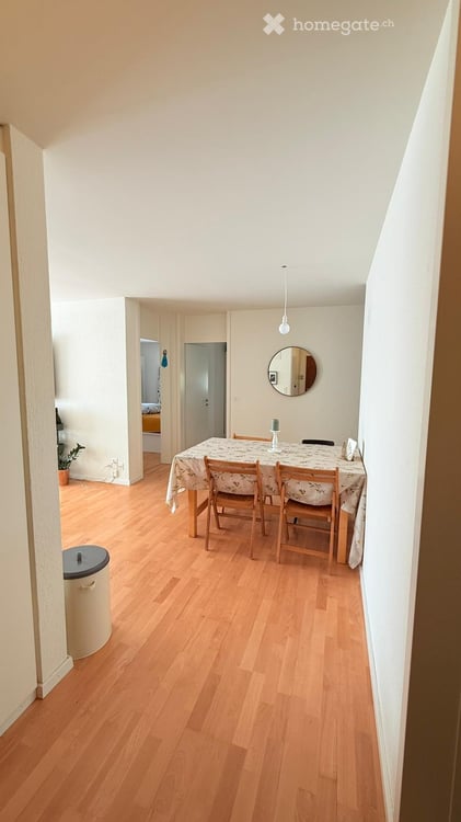 Helle, moderne 4-Zimmer-Wohnung mit viel Charme in Herrliberg 2