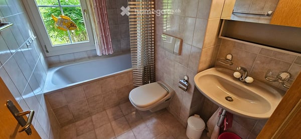 Charmante 2.5-Zimmer-Wohnung mit Bergblick 7