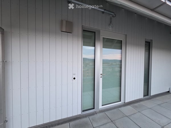 Neuwertige Attika-Wohnung in Dietikon zu vermieten 3