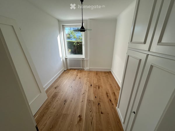 4.5-Zimmer Wohnung im Hochparterre in Birsfelden mit wunderschönem Garten und Swimming-Pool 5