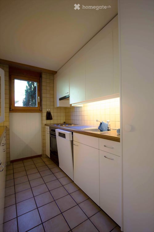 Charmante 4.5-Zimmer-Wohnung mit traumhaftem Bergblick in Frutigen 9