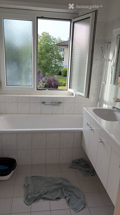 Befristet bis April 2027 (Verlängerung möglich) Charmante 4.5-Zimmer-Wohnung mit Balkon in Zollikon 2