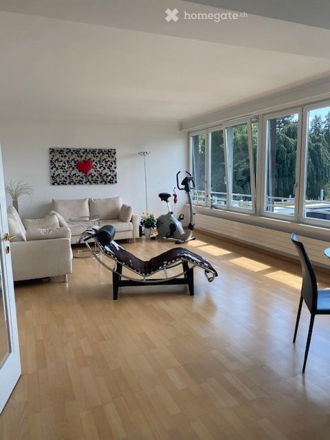 Möblierte 5.5-Zimmer-Wohnung mit Seeblick und Gartensitzplatz am Dufourplatz in Zollikon 3