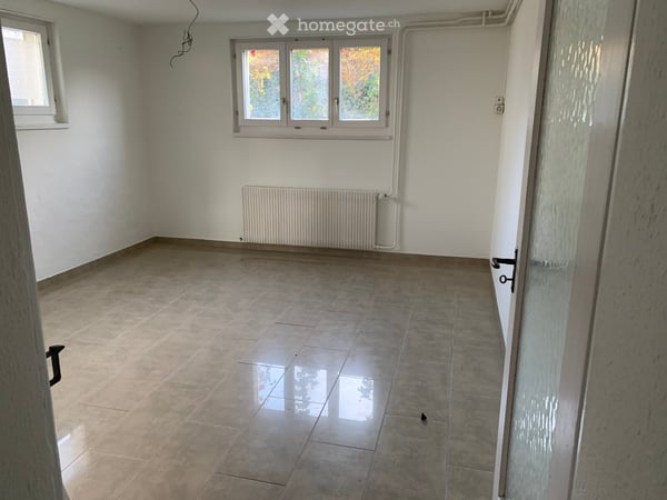 Gemütliches, familienfreundliches, freistehendes Einfamilienhaus mit grossem Umschwung 6