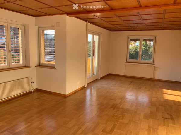 Gemütliches, familienfreundliches, freistehendes Einfamilienhaus mit grossem Umschwung 2
