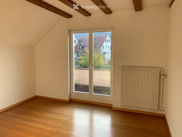 Gemütliches, familienfreundliches, freistehendes Einfamilienhaus mit grossem Umschwung 4