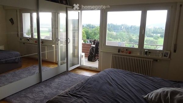 Zentrum, 4 1/2Zi., 126m2, gross, ruhig, Balkon mit Fernsicht Stausee/Alpen. 3 Min. SBB Bahnstation 11