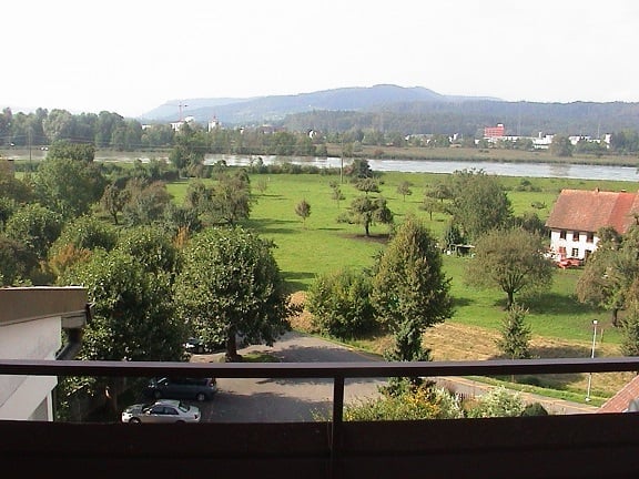 Zentrum, 4 1/2Zi., 126m2, gross, ruhig, Balkon mit Fernsicht Stausee/Alpen. 3 Min. SBB Bahnstation 14