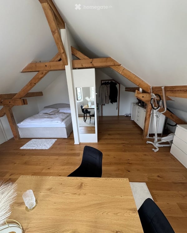 1.5-Zimmer-Dachgeschosswohnung in ruhi- ger Lage in Landquart zu vermieten. 2