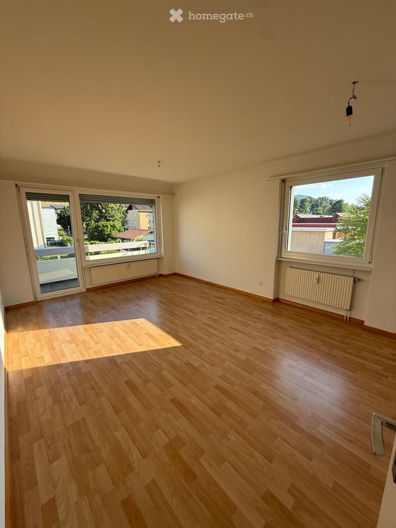 Helle 4.5-Zimmer-Wohnung mit Balkon und schöner Aussicht in Gelterkinden 2