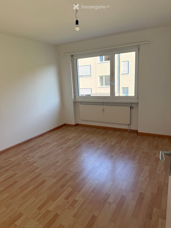Helle 4.5-Zimmer-Wohnung mit Balkon und schöner Aussicht in Gelterkinden 3