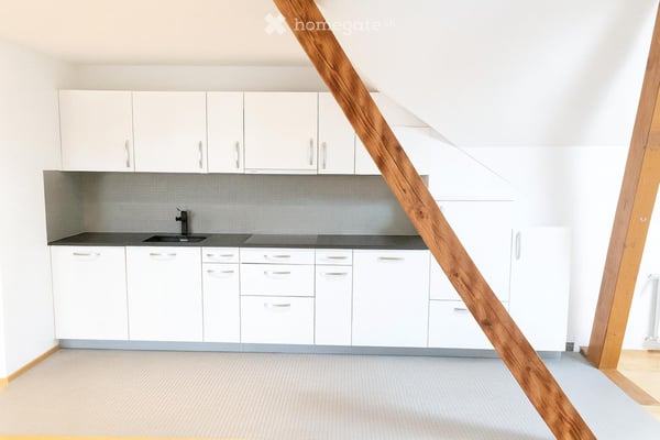 Charmante 4.5-Zimmer-Dachwohnung am Lindenplatz in Allschwil 2