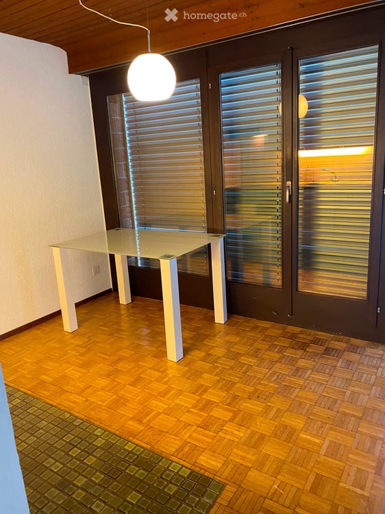 Charmante 3.5-Zimmer-Dachwohnung mit Balkon in Pfäffikon SZ – ab sofort verfügbar 3