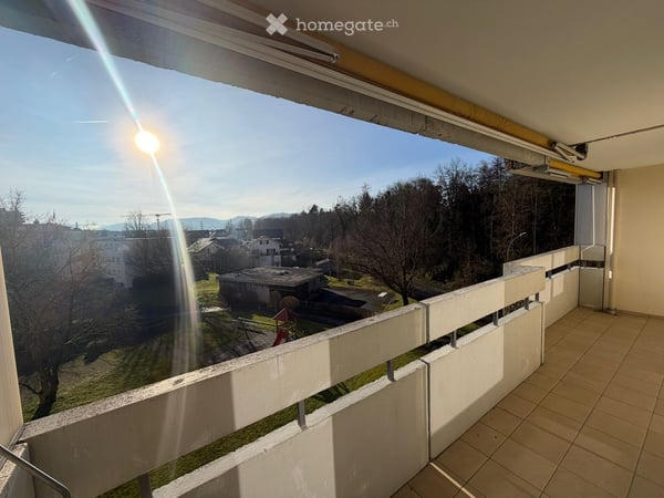 Helle 3.5-Zimmer-Wohnung mit Balkon und schöner Aussicht in Lenzburg 1