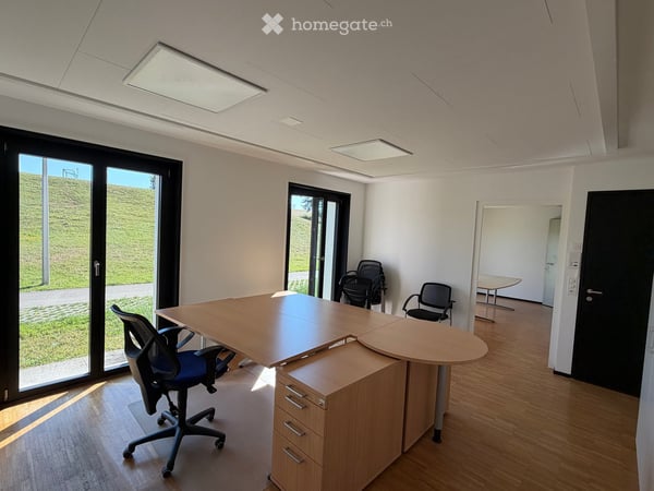 Möbliertes Atelier/Büro im EG zu vermeiten 2