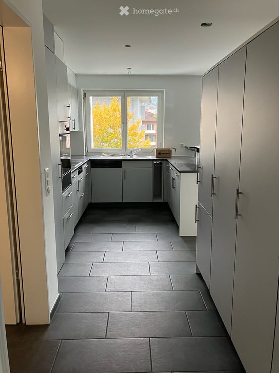Moderne, helle 4 1/2 Zimmerwohnung nähe Farbhof 4