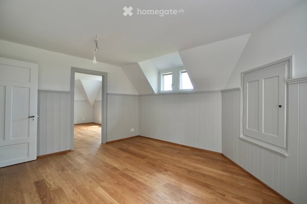 Fein renovierte 3-Zimmer-Dachwohnung über Eschlikon TG, idyllisch gelegen in guter Gemeinschaft 2