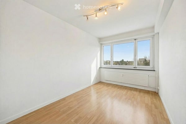Attraktive 3.5-Zimmer-Dachwohnung mit Lift, Garage und Panoramablick über Basel und den Schwarzpark 5