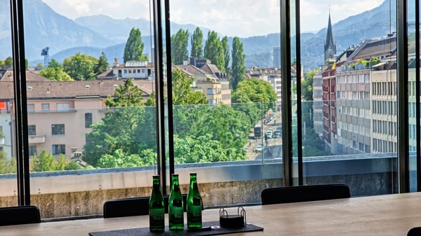 Klimatisiertes Attika-Büro mit Rundum-Terrasse: Arbeiten an Luzerns Toplage 4