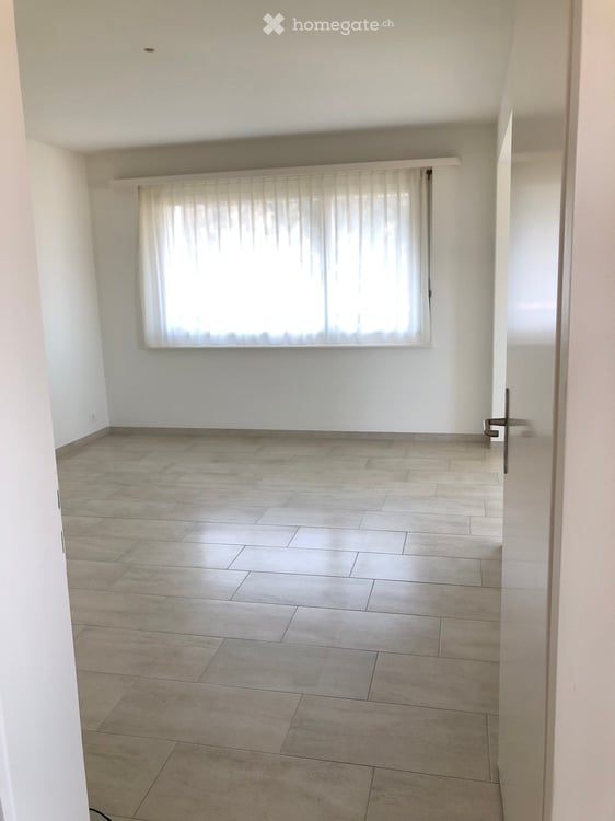 3.5 Zi-Wohnung/Penthouse in Zollikerberg - hell, mit schöner Aussicht 2