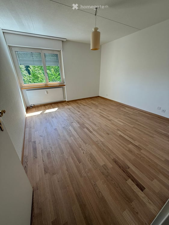Charmante 4.5-Zimmer-Wohnung mit Balkon und Garage in Langnau am Albis 6