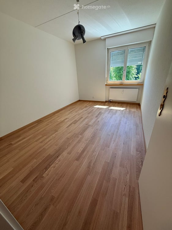 Charmante 4.5-Zimmer-Wohnung mit Balkon und Garage in Langnau am Albis 8