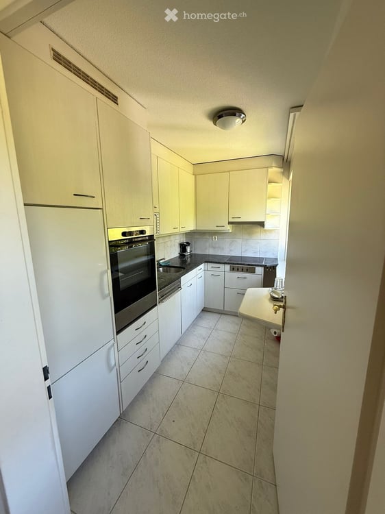 Charmante 4.5-Zimmer-Wohnung mit Balkon und Garage in Langnau am Albis 3