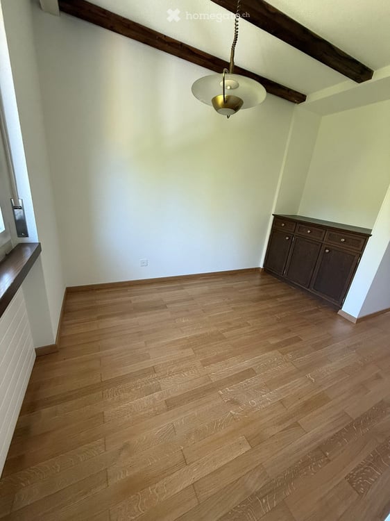 Charmante 4.5-Zimmer-Wohnung mit Balkon und Garage in Langnau am Albis 2
