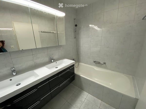 helle und luftige 4.5 Zi-Dachmaisonnette WG mit 2 Bädern im Dorfkern von Egg 11