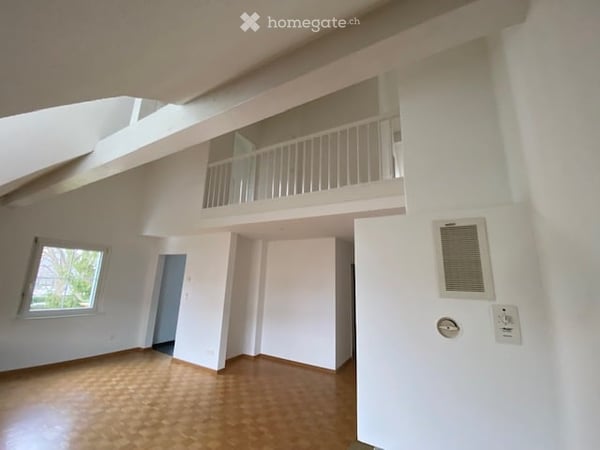 helle und luftige 4.5 Zi-Dachmaisonnette WG mit 2 Bädern im Dorfkern von Egg 9
