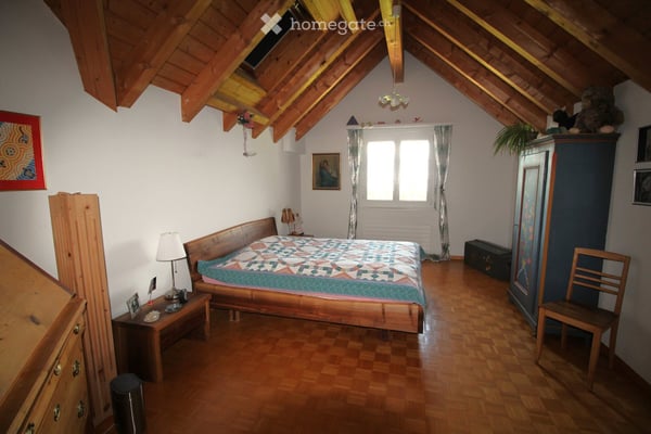 Charmante 5.5-Zimmer-Maisonette-Wohnung mit Balkon und schöner Aussicht in Gebertingen 6