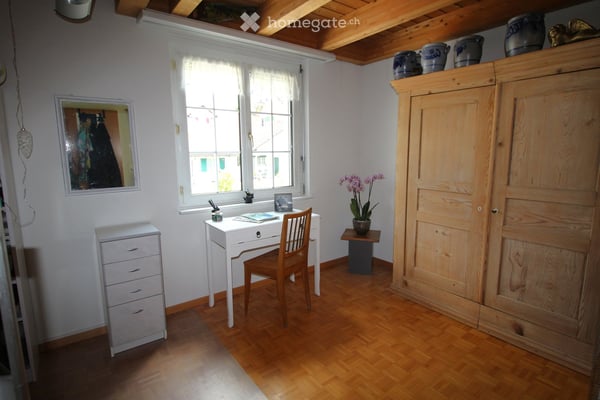 Charmante 5.5-Zimmer-Maisonette-Wohnung mit Balkon und schöner Aussicht in Gebertingen 8