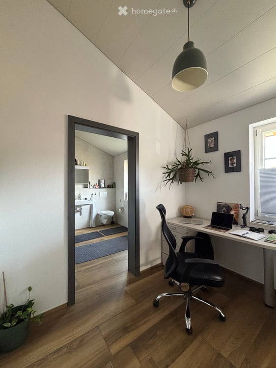 Newly Renovated 3.5-Room Apartment with Balcony in Eriswil 20