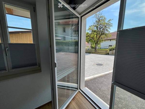 Newly Renovated 3.5-Room Apartment with Balcony in Eriswil 24