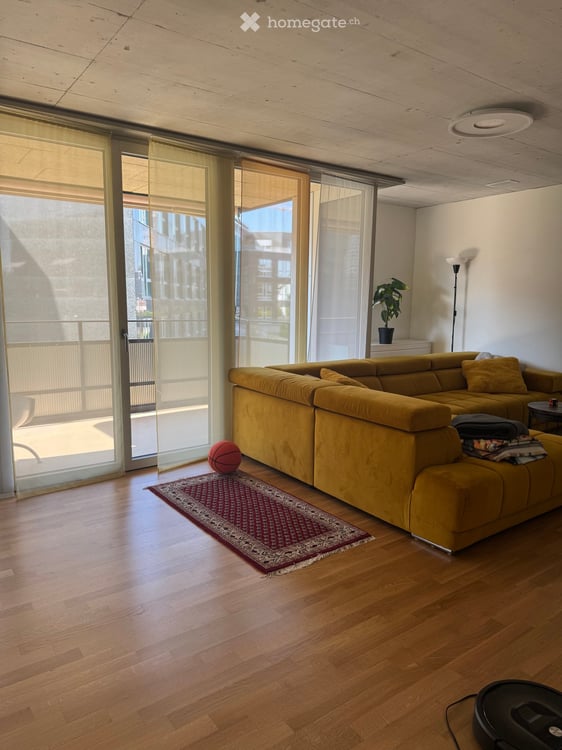 26 m² großes, möbliertes Zimmer in einer 4,5-Zimmer-WG in Kloten – Modern und zentral gelegen 4